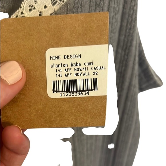 Soft Lace Trim Gray Cami Top Shirt SZ LG Normcore Neutral NWT - Picture 5 of 7